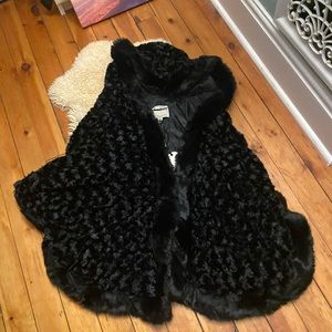 Velvety fur hooded caps